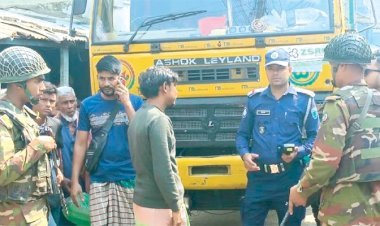 ব্যস্ত সড়ক থেকে অবৈধ স্ট্যান্ড অপসারণ করল সেনাবাহিনী