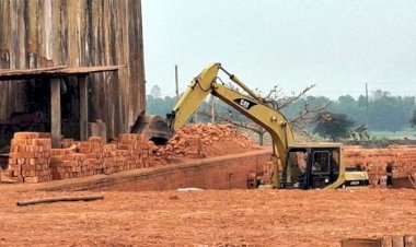 গুড়িয়ে দেওয়া হল অবৈধ চার ইটভাটা