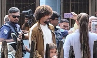 ধুলোমাখা পাড়াগাঁয়ে নন্দিত তারকা