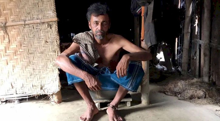 বদলপুরে স্বজনদের নির্মমতায় শিকলবন্দি সব্জি বিক্রেতা