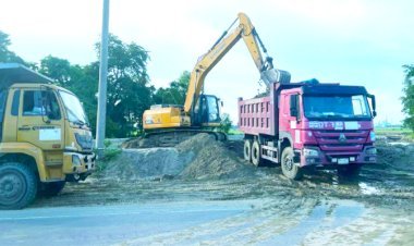 এবার লুট হচ্ছে সাদাবালু