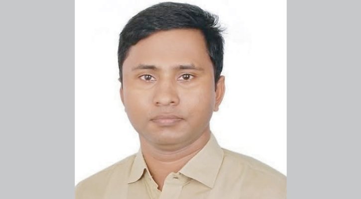 সাংবাদিক মারধর করে থানায় সোপর্দ